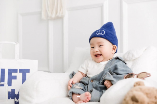 试管包生男孩哪家专业宝宝吃奶蹬腿烦躁扭动